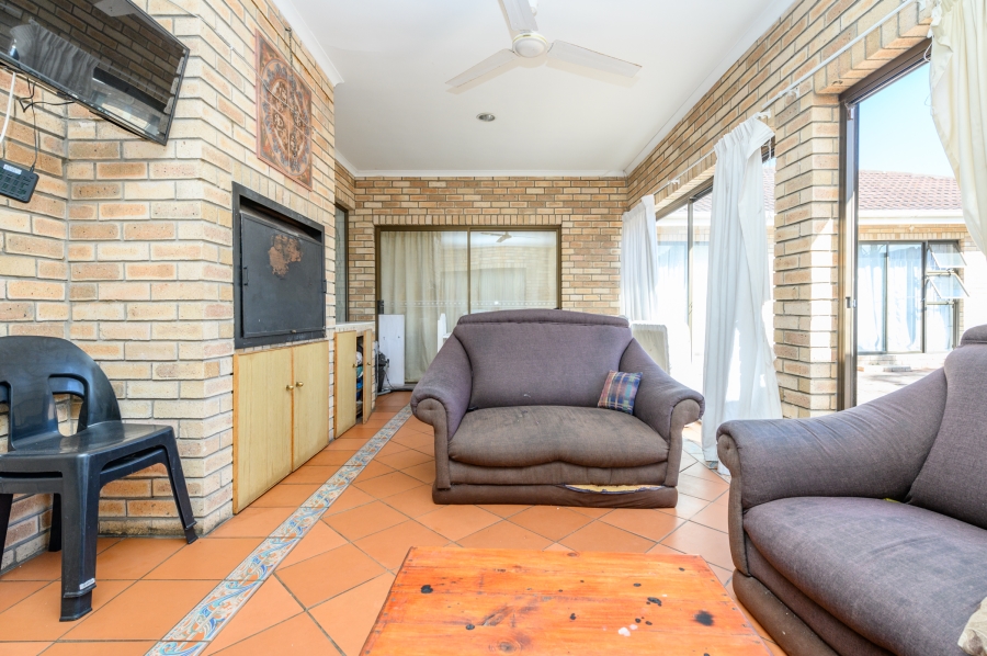 15 Bedroom Property for Sale in Summerstrand Eastern Cape